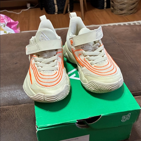Nike Other - Kids Nike Giannis Sneakers